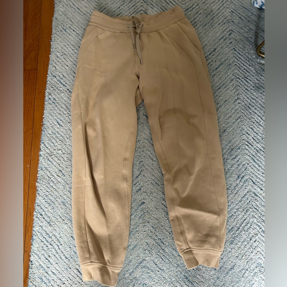 EUC Lululemon Scuba Jogers, size 6
